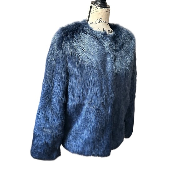 GOLDIE Faux Fur Beautiful Blue Jacket Sz Small - Picture 3 of 13